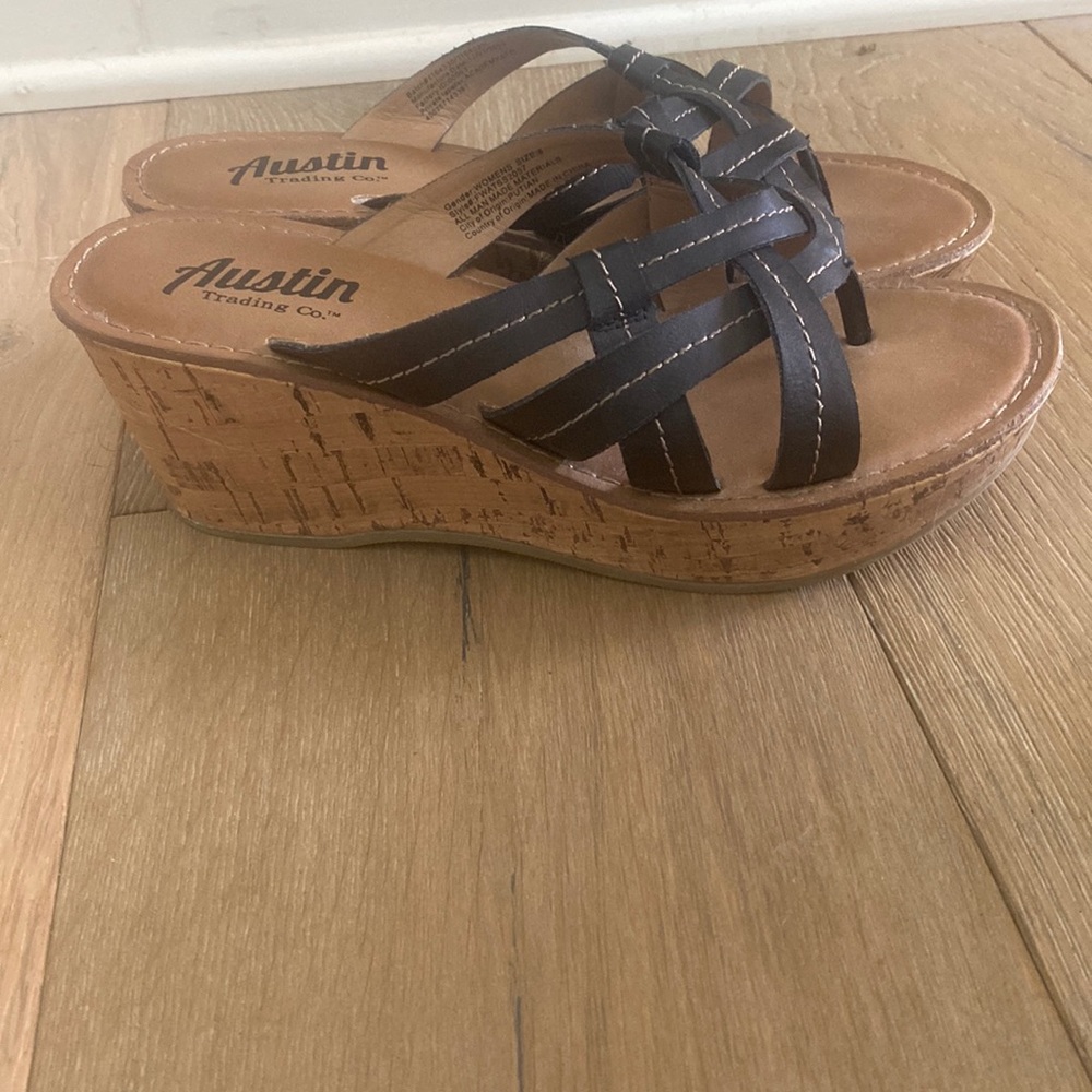 Austin Trading Co. size 8 black with cork bottom